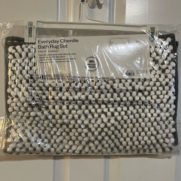 Bath Rug Set - Picture 2 of 3